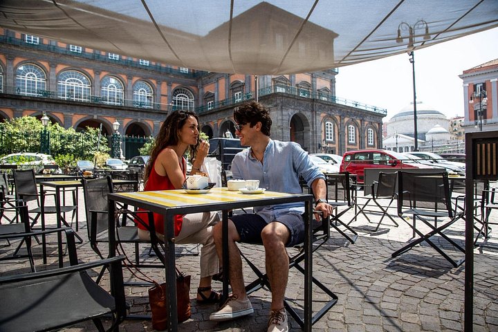 Um passeio guiado de comida de rua em Nápoles, Itália, com pizza, doces e iguarias locais, foto 11 | wizardtrip