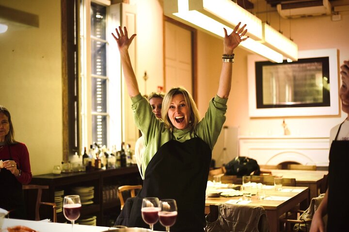 Interaktiv spansk matlagingsklasse i Barcelona, med markedsbesøk, paella og sangria-tilberedning, foto 10 | wizardtrip