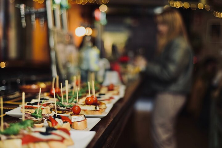 Barcelona Tapas Walking Tour: Food, Wine & History | wizardtrip