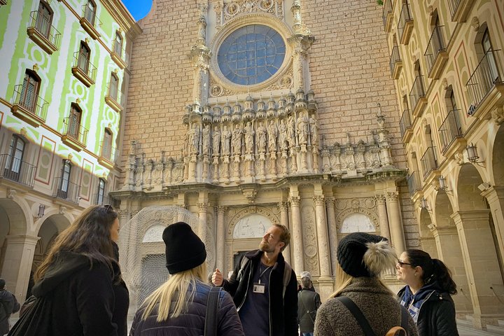 Visite guidée du Monastère de Montserrat depuis Barcelone, avec des vues magnifiques sur les montagnes et des sites historiques, photo 7 | wizardtrip