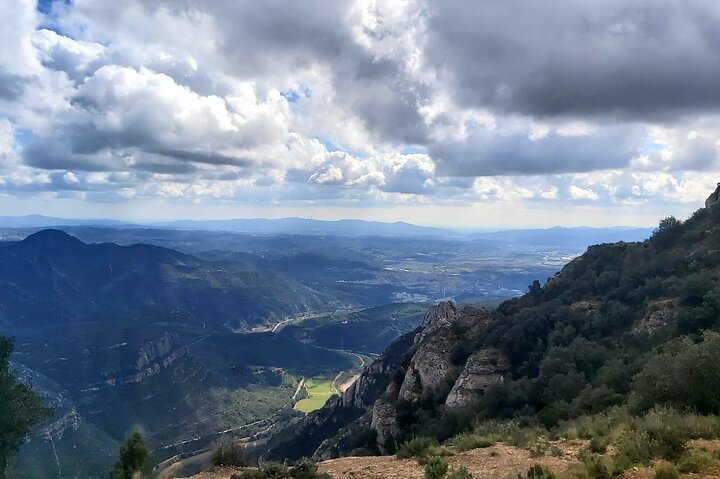 Visite guidée du Monastère de Montserrat depuis Barcelone, avec des vues magnifiques sur les montagnes et des sites historiques, photo 8 | wizardtrip