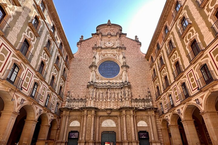 Visite guidée du Monastère de Montserrat depuis Barcelone, avec des vues magnifiques sur les montagnes et des sites historiques, photo 11 | wizardtrip