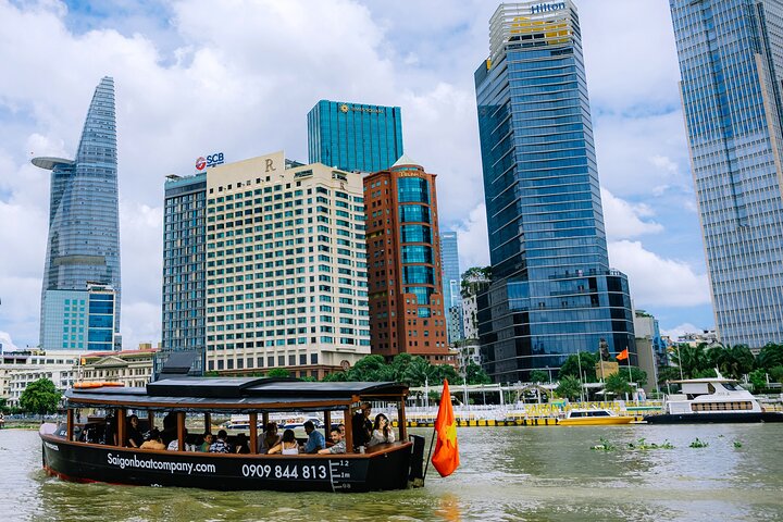 Luksusbådcruise på Saigon-floden, Ho Chi Minh City, med byens vartegn, foto 6 | wizardtrip