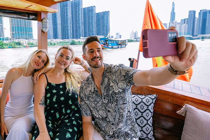 Luksusbådcruise på Saigon-floden, Ho Chi Minh City, med byens vartegn, foto 7 | wizardtrip