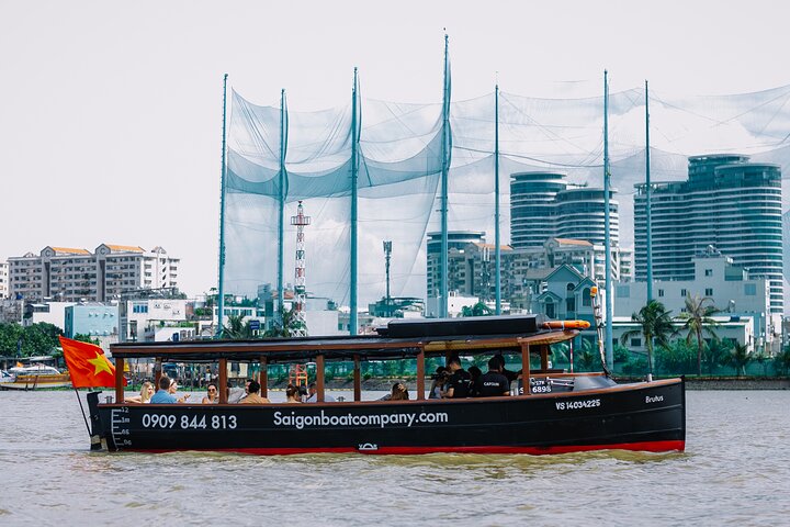 Luksusbådcruise på Saigon-floden, Ho Chi Minh City, med byens vartegn, foto 8 | wizardtrip