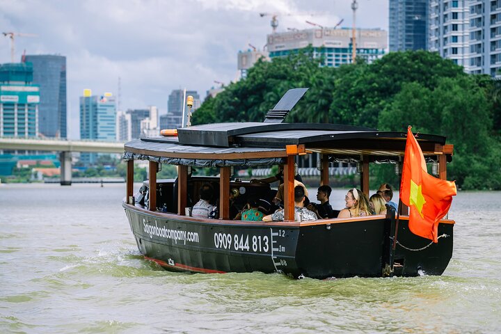 Luksusbådcruise på Saigon-floden, Ho Chi Minh City, med byens vartegn, foto 12 | wizardtrip