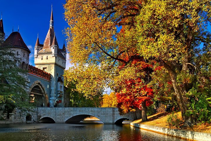 Private Luxustour durch Budapests Highlights und versteckte Juwelen in einem Premium-Fahrzeug, Foto 6 | wizardtrip