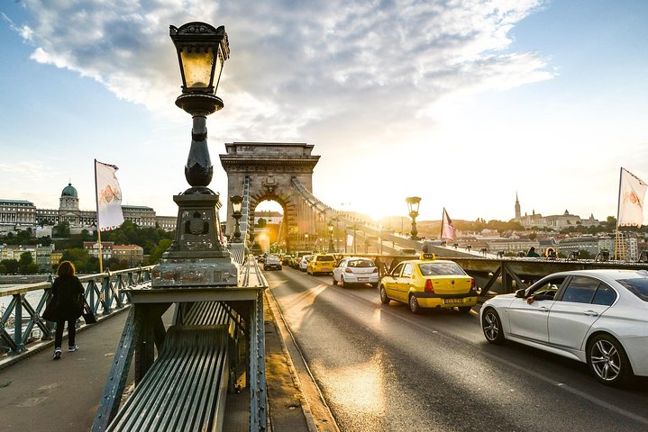Private Luxustour durch Budapests Highlights und versteckte Juwelen in einem Premium-Fahrzeug, Foto 8 | wizardtrip
