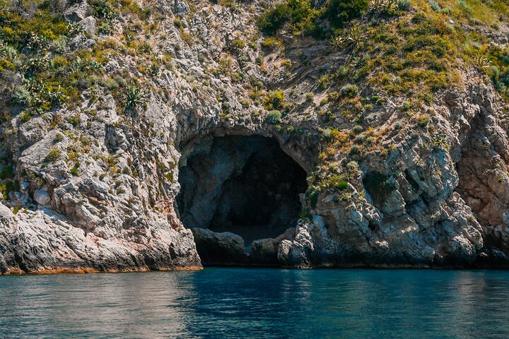 Båttur som utforskar Siciliens kust, inklusive Taormina och Isola Bella, foto 7 | wizardtrip