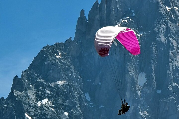 Tandem-Gleitschirmflug über die Chamonix-Alpen mit Blick auf den Mont-Blanc, Foto 14 | wizardtrip