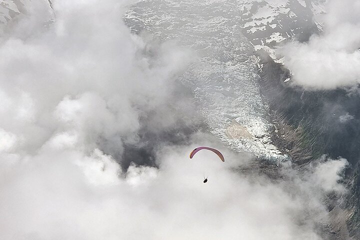 Tandem-Gleitschirmflug über die Chamonix-Alpen mit Blick auf den Mont-Blanc, Foto 20 | wizardtrip