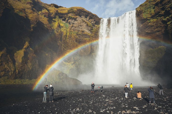 Vues panoramiques des cascades de la côte sud de l'Islande, des plages de sable noir et des glaciers, photo 6 | wizardtrip