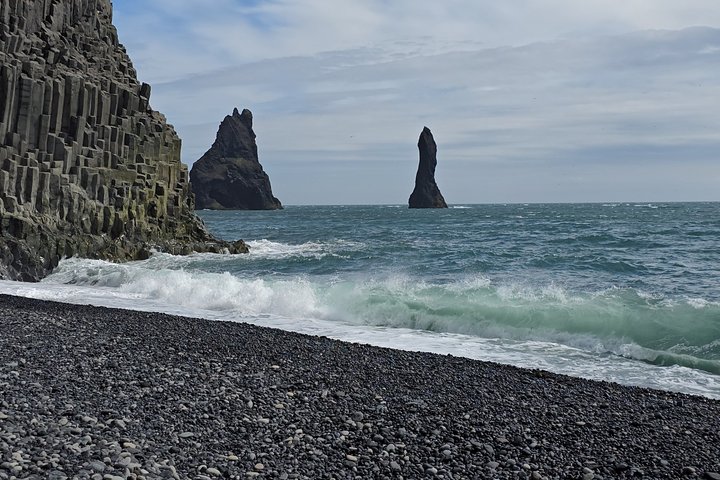 Vues panoramiques des cascades de la côte sud de l'Islande, des plages de sable noir et des glaciers, photo 7 | wizardtrip