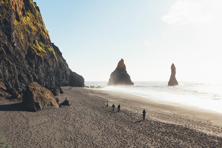 Vues panoramiques des cascades de la côte sud de l'Islande, des plages de sable noir et des glaciers, photo 8 | wizardtrip