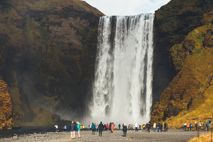 Vues panoramiques des cascades de la côte sud de l'Islande, des plages de sable noir et des glaciers, photo 12 | wizardtrip
