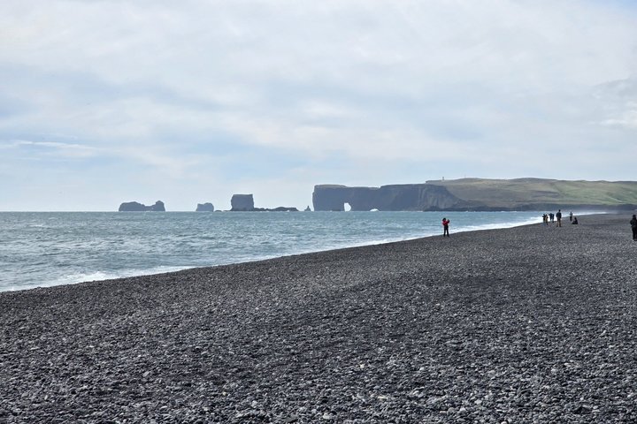 Vues panoramiques des cascades de la côte sud de l'Islande, des plages de sable noir et des glaciers, photo 21 | wizardtrip