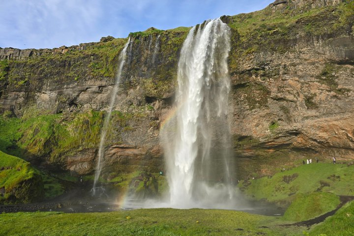 Vues panoramiques des cascades de la côte sud de l'Islande, des plages de sable noir et des glaciers, photo 23 | wizardtrip