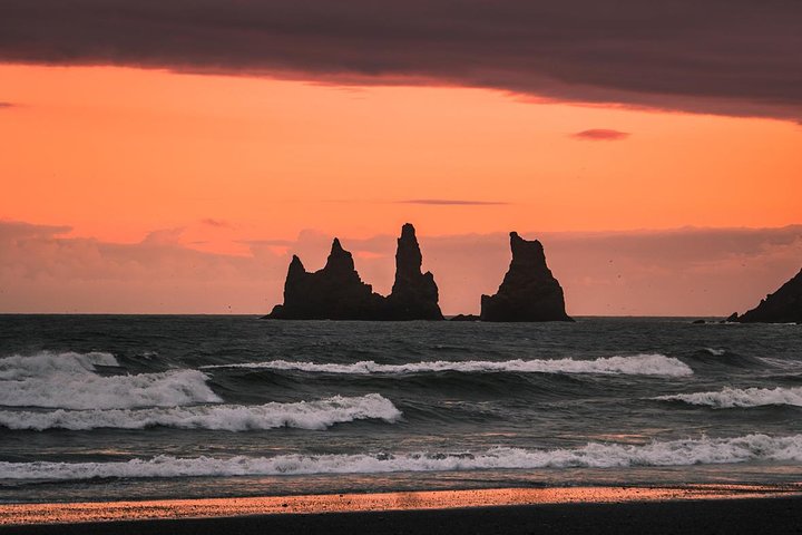 Vues panoramiques des cascades de la côte sud de l'Islande, des plages de sable noir et des glaciers, photo 25 | wizardtrip
