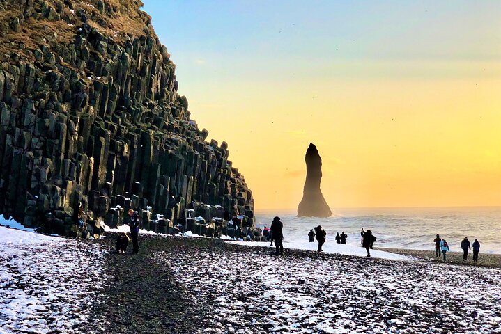 Vues panoramiques des cascades de la côte sud de l'Islande, des plages de sable noir et des glaciers, photo 27 | wizardtrip