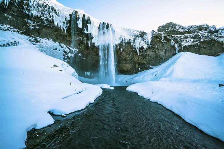 Vues panoramiques des cascades de la côte sud de l'Islande, des plages de sable noir et des glaciers, photo 29 | wizardtrip