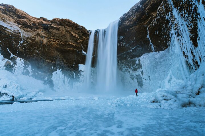 Vues panoramiques des cascades de la côte sud de l'Islande, des plages de sable noir et des glaciers, photo 34 | wizardtrip