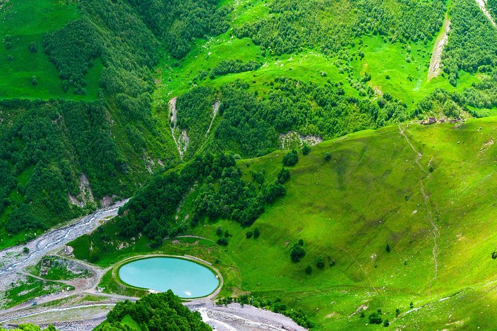 Naturskjønn tur i Kaukasusfjellene, Georgia, med Ananuri festning, Gudauri og Kazbegi, foto 27 | wizardtrip