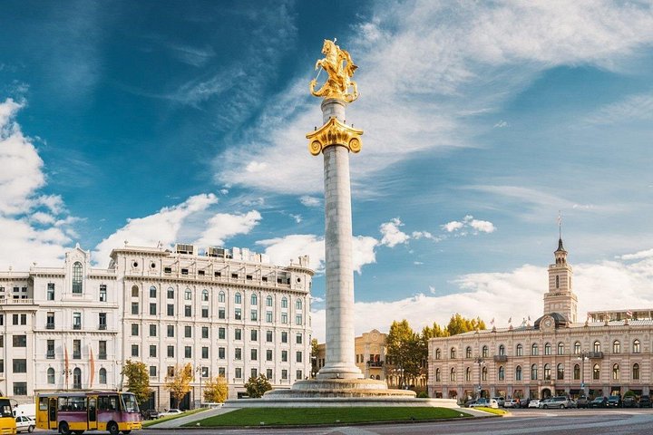 Abendliche Spaziergangstour in Tiflis, Georgien, mit historischen Stätten, Weinprobe und Bootsfahrt, Foto 9 | wizardtrip