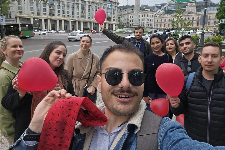 Abendliche Spaziergangstour in Tiflis, Georgien, mit historischen Stätten, Weinprobe und Bootsfahrt, Foto 17 | wizardtrip