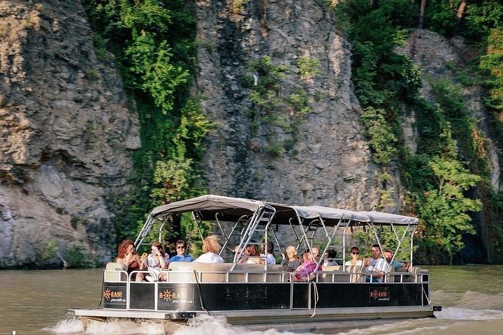Abendliche Spaziergangstour in Tiflis, Georgien, mit historischen Stätten, Weinprobe und Bootsfahrt, Foto 19 | wizardtrip