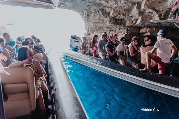 RIB-båttur till Blå grottan, Hvar och "Mamma Mia"-inspelningsplatser från Split, Kroatien, foto 10 | wizardtrip