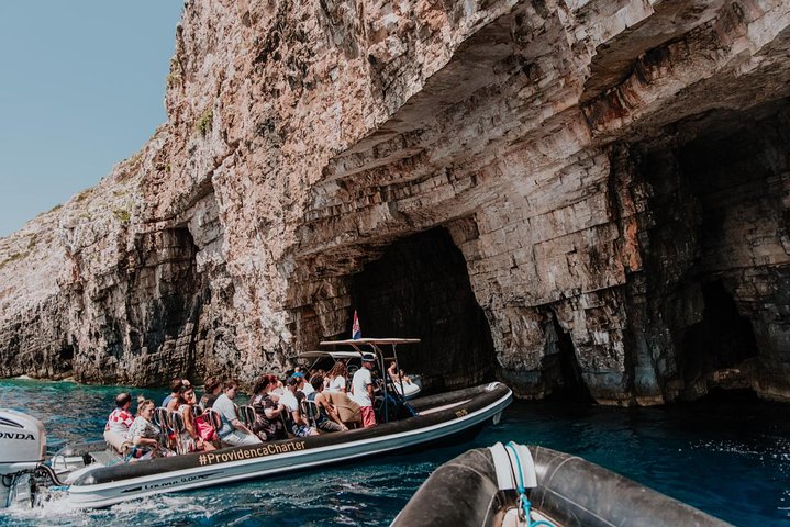 RIB-båttur till Blå grottan, Hvar och "Mamma Mia"-inspelningsplatser från Split, Kroatien, foto 23 | wizardtrip