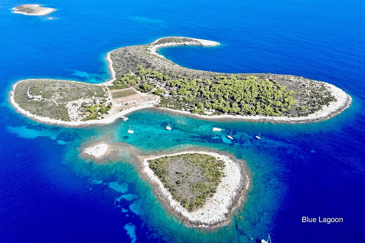 Tour en bateau rapide vers la Blue Cave, les lieux de Mamma Mia et l'île de Hvar depuis Trogir, Croatie, photo 8 | wizardtrip