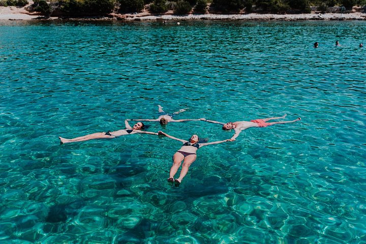 Tour en bateau rapide vers la Blue Cave, les lieux de Mamma Mia et l'île de Hvar depuis Trogir, Croatie, photo 10 | wizardtrip