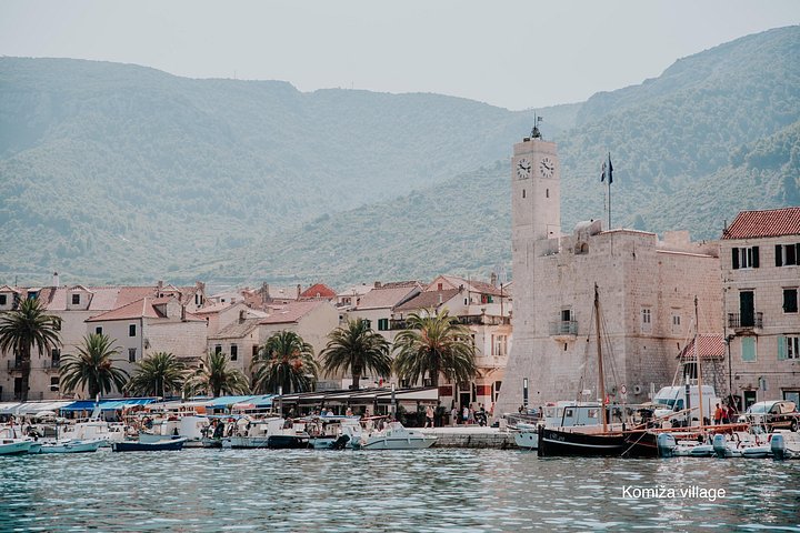 Tour en bateau rapide vers la Blue Cave, les lieux de Mamma Mia et l'île de Hvar depuis Trogir, Croatie, photo 14 | wizardtrip
