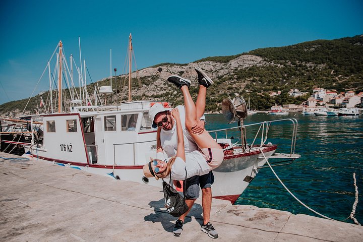 Tour en bateau rapide vers la Blue Cave, les lieux de Mamma Mia et l'île de Hvar depuis Trogir, Croatie, photo 16 | wizardtrip