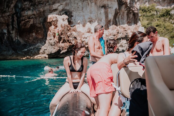 Tour en bateau rapide vers la Blue Cave, les lieux de Mamma Mia et l'île de Hvar depuis Trogir, Croatie, photo 23 | wizardtrip