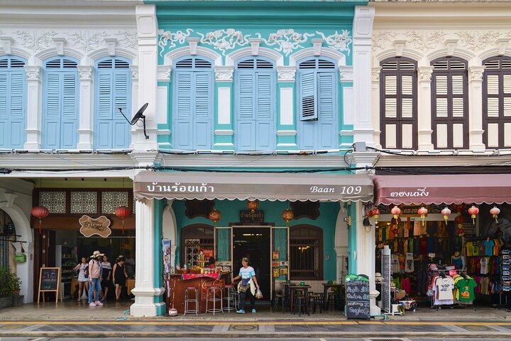Tour della Città di Phuket: esplorazione del centro storico, degustazione di cibo locale, visita al tempio e punto panoramico del Grande Buddha, foto 10 | wizardtrip