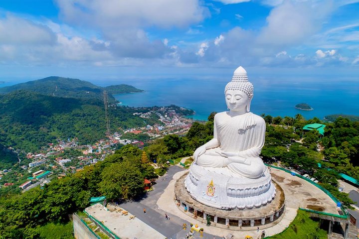 Tour della Città di Phuket: esplorazione del centro storico, degustazione di cibo locale, visita al tempio e punto panoramico del Grande Buddha, foto 22 | wizardtrip