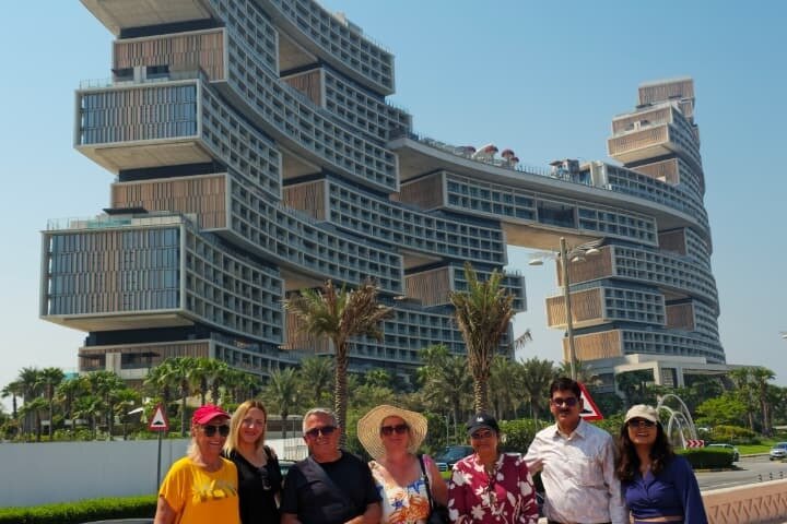 Een uitgebreide tour van een halve dag die de mix van historische souks, moderne architectuur en iconische bezienswaardigheden van Dubai laat zien, foto 35 | wizardtrip
