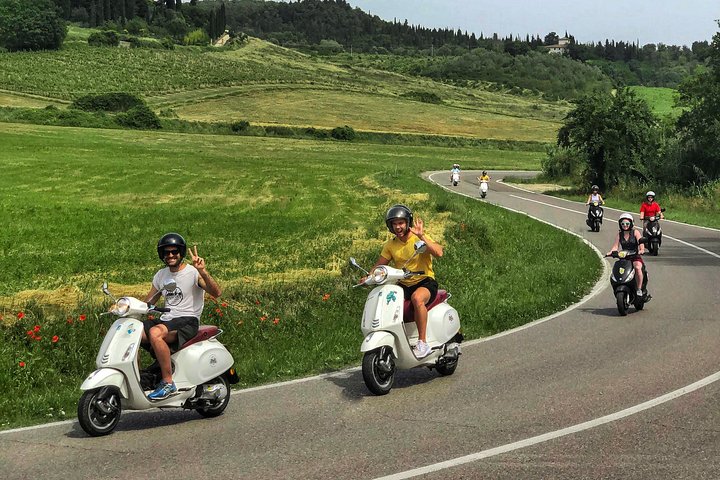 Tuscany Vespa Tours Through the Hills of Chianti | wizardtrip