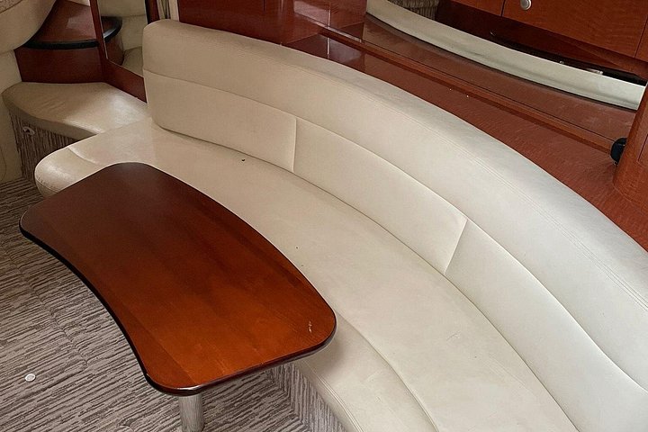 Private Yacht-Tour in Miami mit Stadt- und Flussblick, mit Annehmlichkeiten an Bord, Foto 27 | wizardtrip