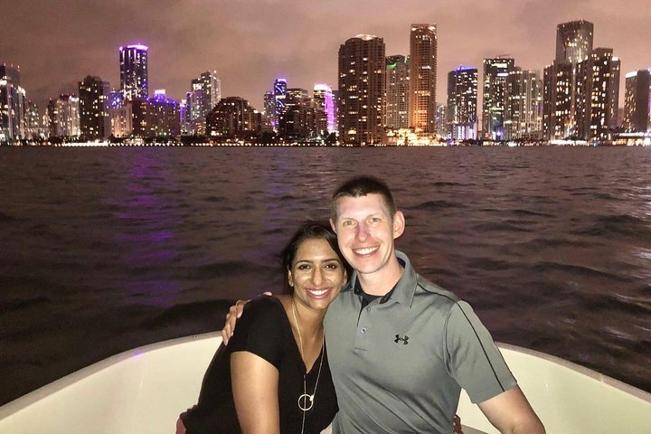 Excursion privée en bateau à Miami : 2h, vues sur la skyline et Star Island | wizardtrip