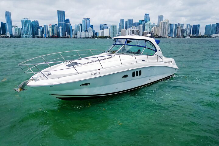 Fort Lauderdale privat yacyhttur og bad: 40 fot, opptil 12 pers. | wizardtrip