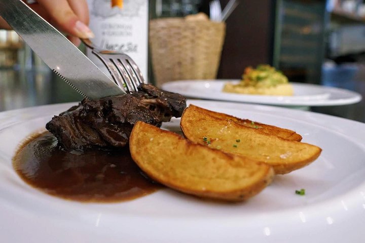 Uma exploração culinária de Sevilha, com tapas, vinho e cultura local, foto 14 | wizardtrip