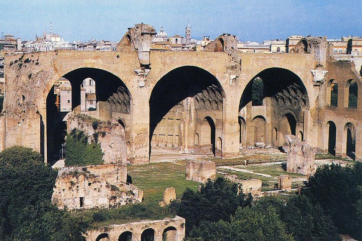 Tour guidato di gruppo delle meraviglie antiche di Roma: Colosseo, Foro Romano e Colle Palatino, foto 8 | wizardtrip