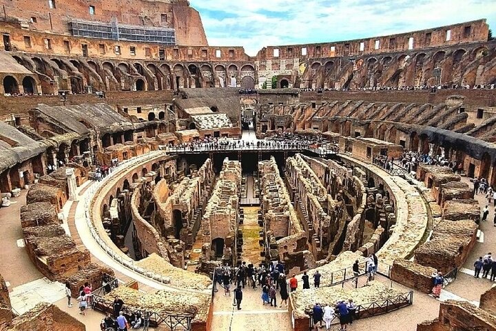 Rome : Visite guidée du Colisée avec le Forum Romain et le Mont Palatin | wizardtrip
