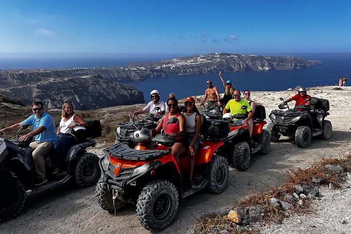 Utforska Santorinis dolda landskap och traditionella byar på ett spännande fyrhjulingäventyr, foto 21 | wizardtrip