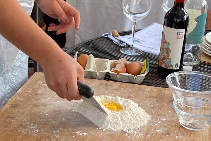 Matlagingskurs på taket i Genova: lær pesto- og ferskepastalaging med panoramautsikt over byen, foto 6 | wizardtrip