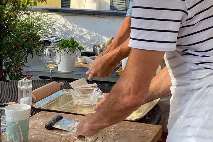 Matlagingskurs på taket i Genova: lær pesto- og ferskepastalaging med panoramautsikt over byen, foto 8 | wizardtrip