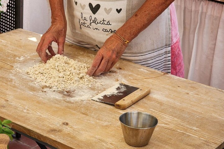 Matlagingskurs på taket i Genova: lær pesto- og ferskepastalaging med panoramautsikt over byen, foto 14 | wizardtrip